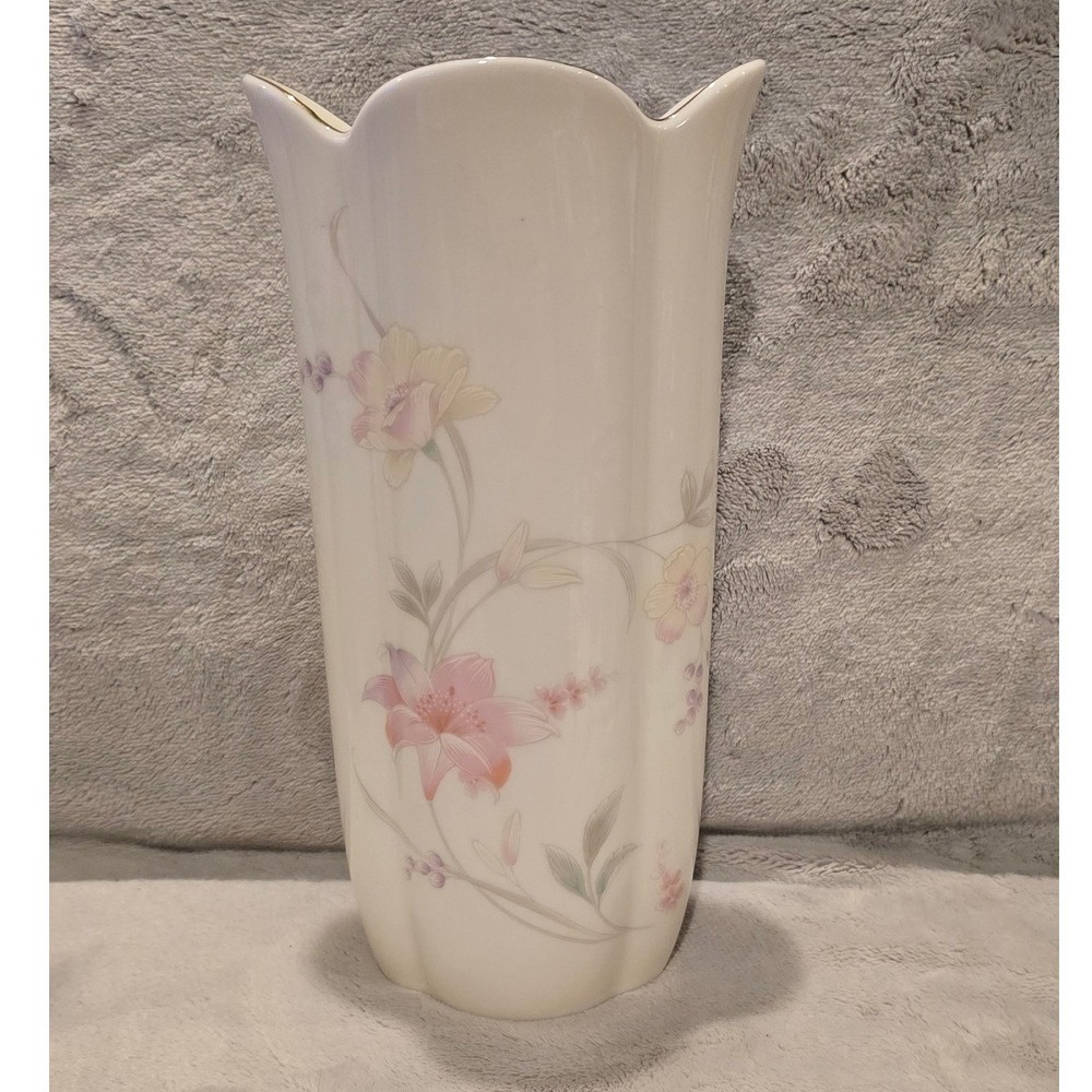 Vintage Fine China Japan Porcelain Floral Vase Scalloped Gold Trim Flowers 9"